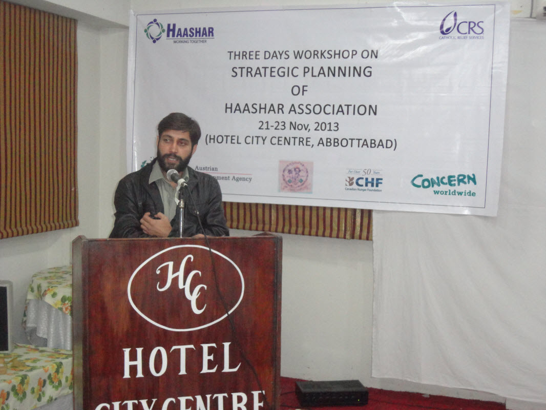ceo-anees-ahmad-khan-adressing-the-strategic-planning-particpants-2